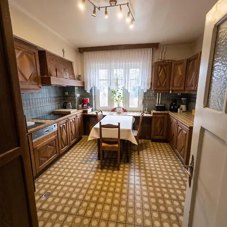 Spacieuse Maison A De 300 M² Avec 8 *