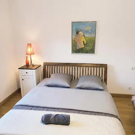 Spacieuse Maison A De 300 M² Avec 8