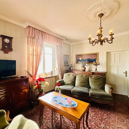 Spacieuse Maison A De 300 M² Avec 8
