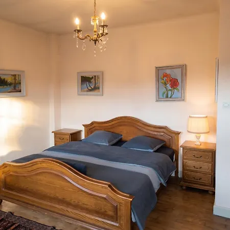 Spacieuse Maison A De 300 M² Avec 8 *